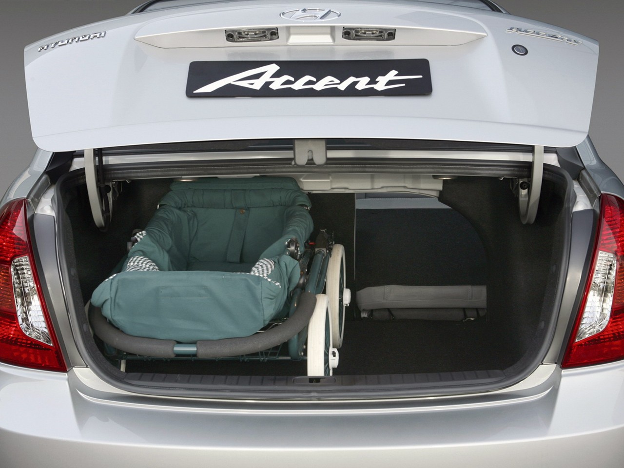 Hyundai Accent Sedan photo 46