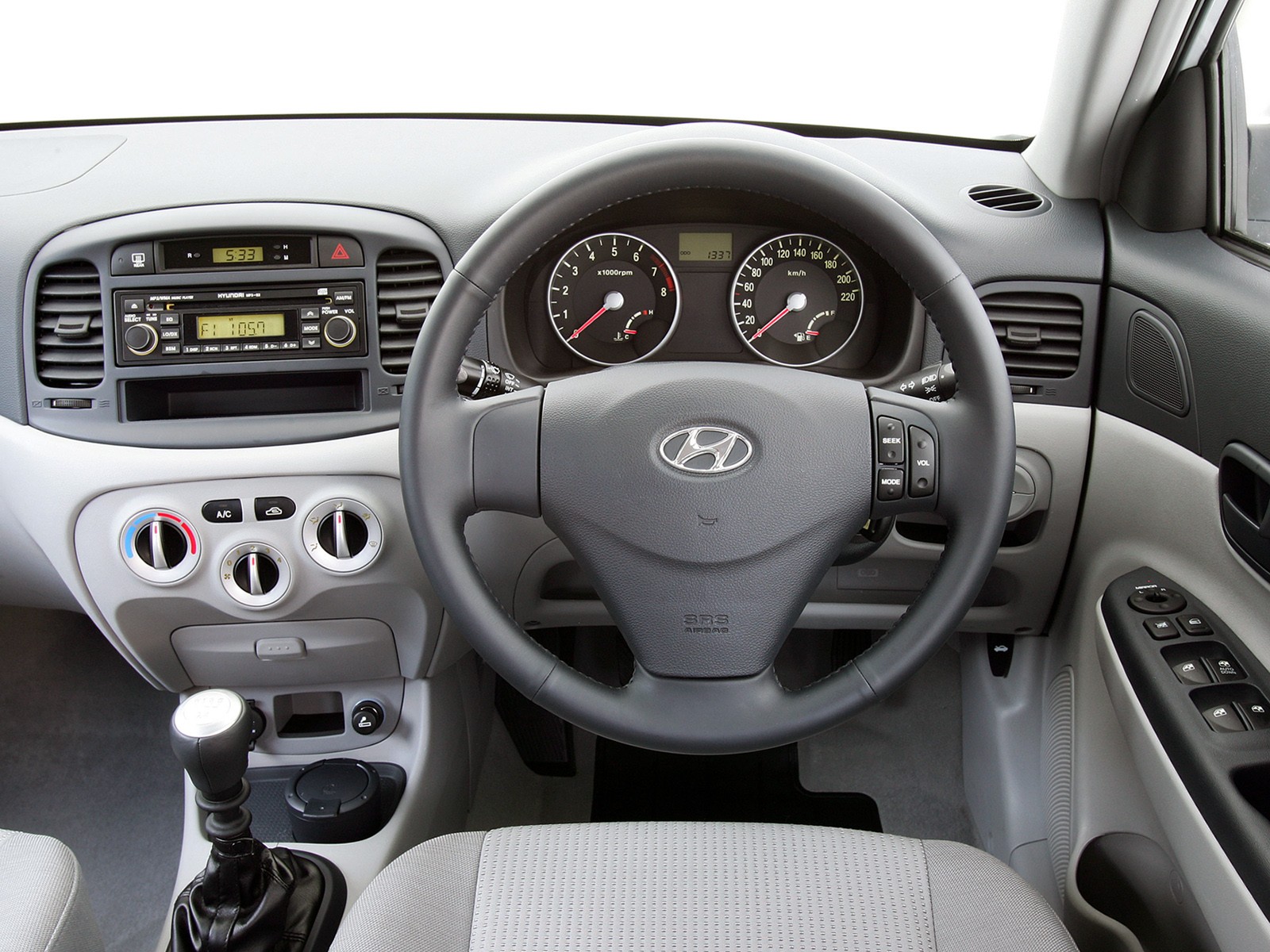 Hyundai Accent Sedan photo 47