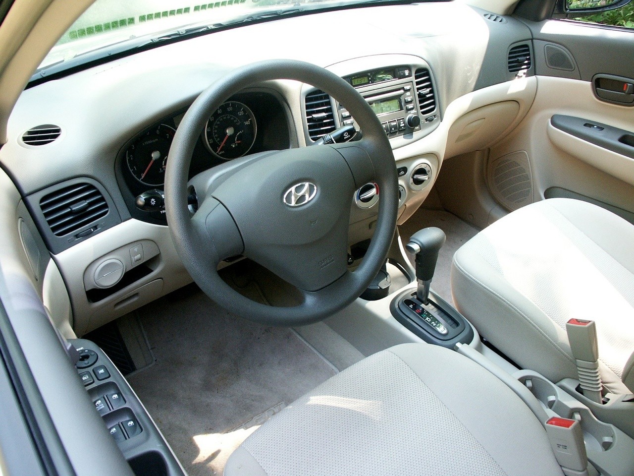 Hyundai Accent Sedan photo 49