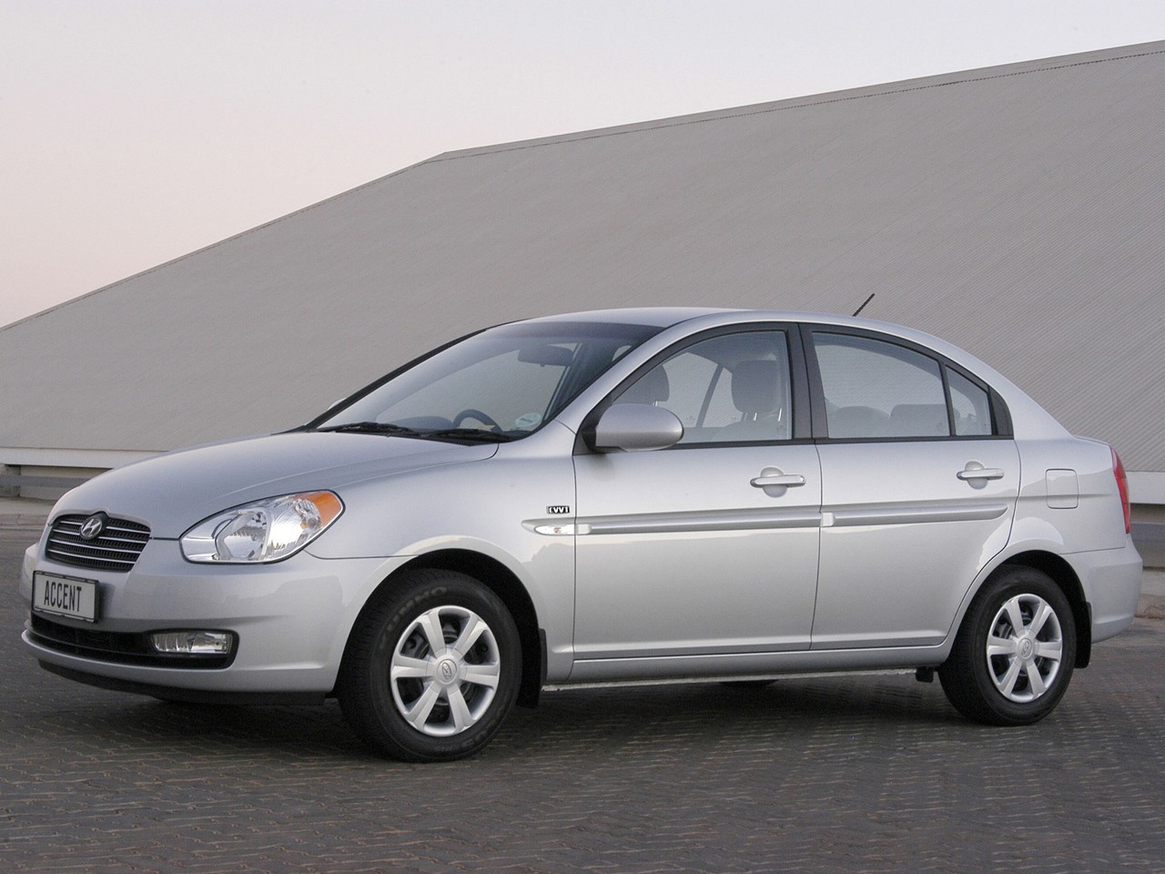 Hyundai Accent Sedan photo 5