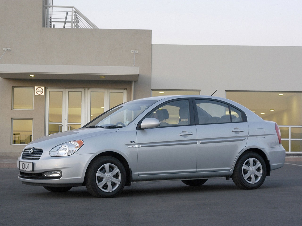 Hyundai Accent Sedan photo 10