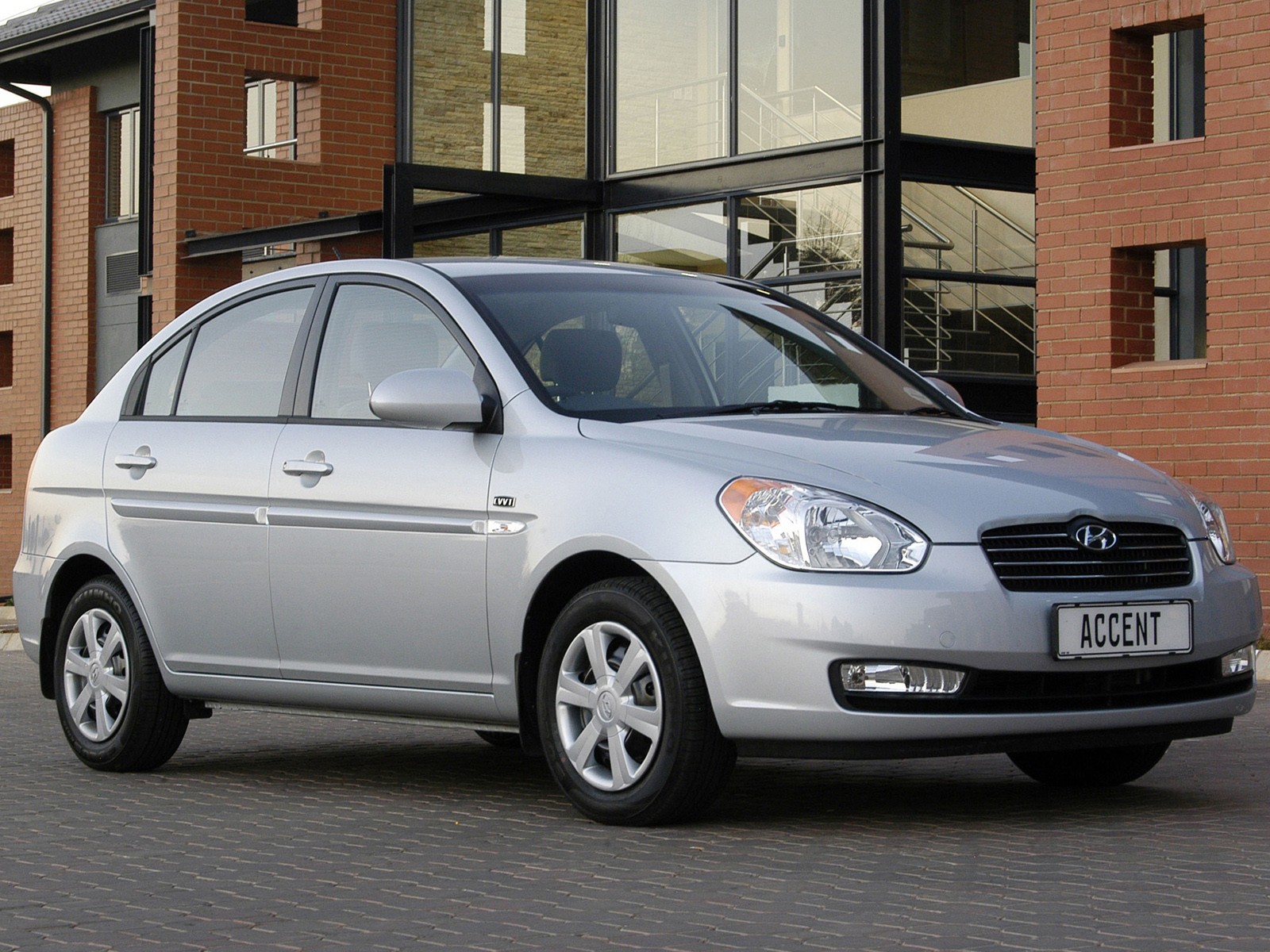 Hyundai Accent Sedan photo 14