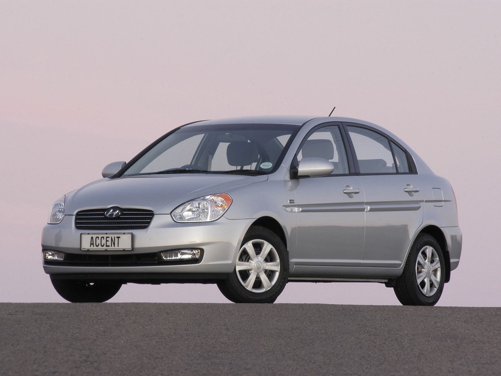 Hyundai Accent Sedan photo 17