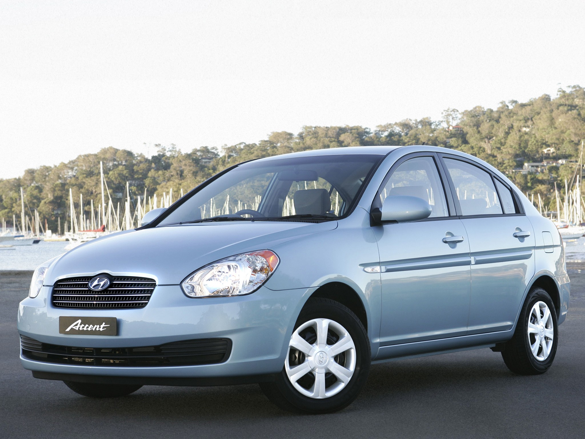 Hyundai Accent Sedan photo 20