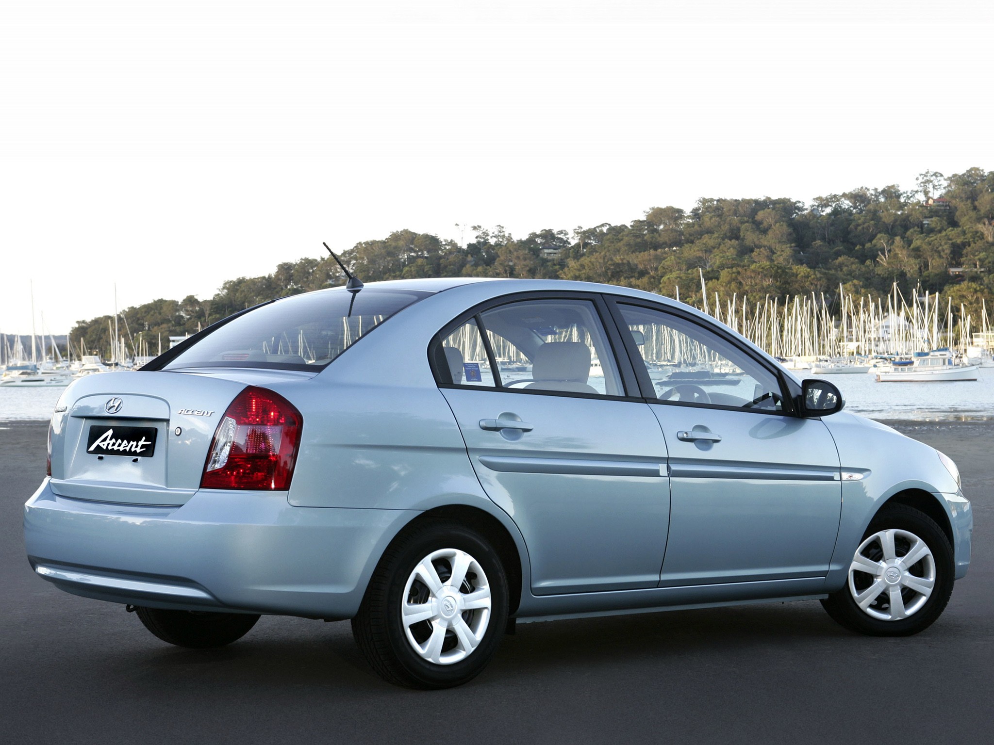 Hyundai Accent Sedan photo 21