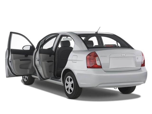 Hyundai Accent Sedan photo 22