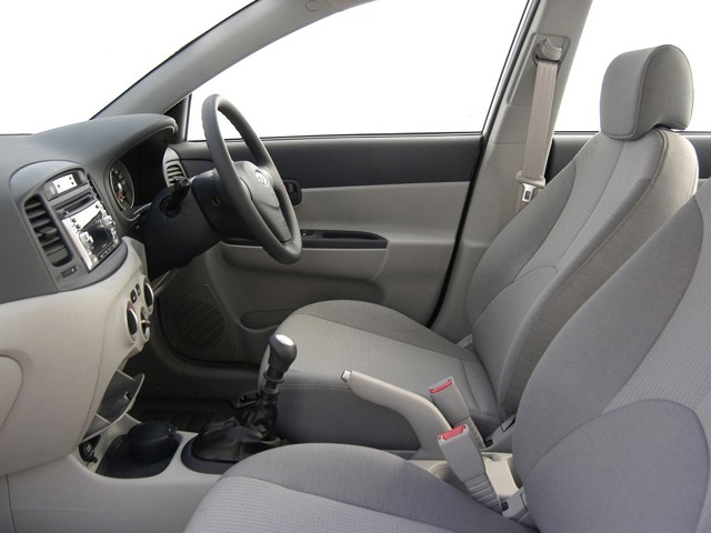 Hyundai Accent Sedan photo 41