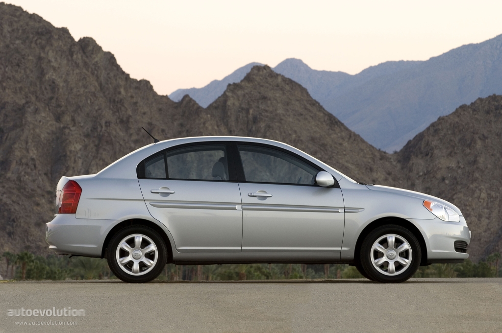 Hyundai Accent Sedan photo 3