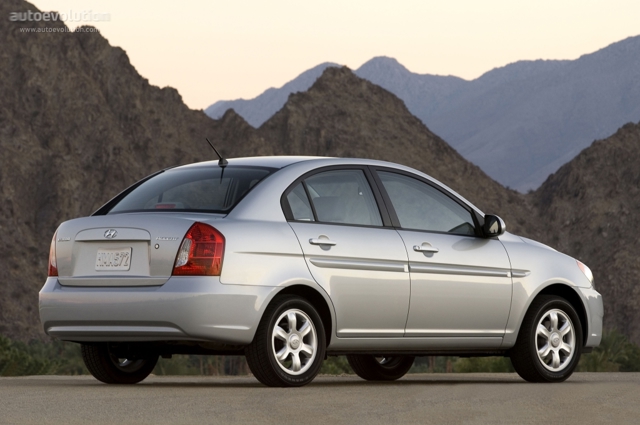 Hyundai Accent Sedan photo 4