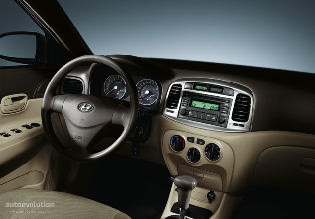 Hyundai Accent Sedan photo 38