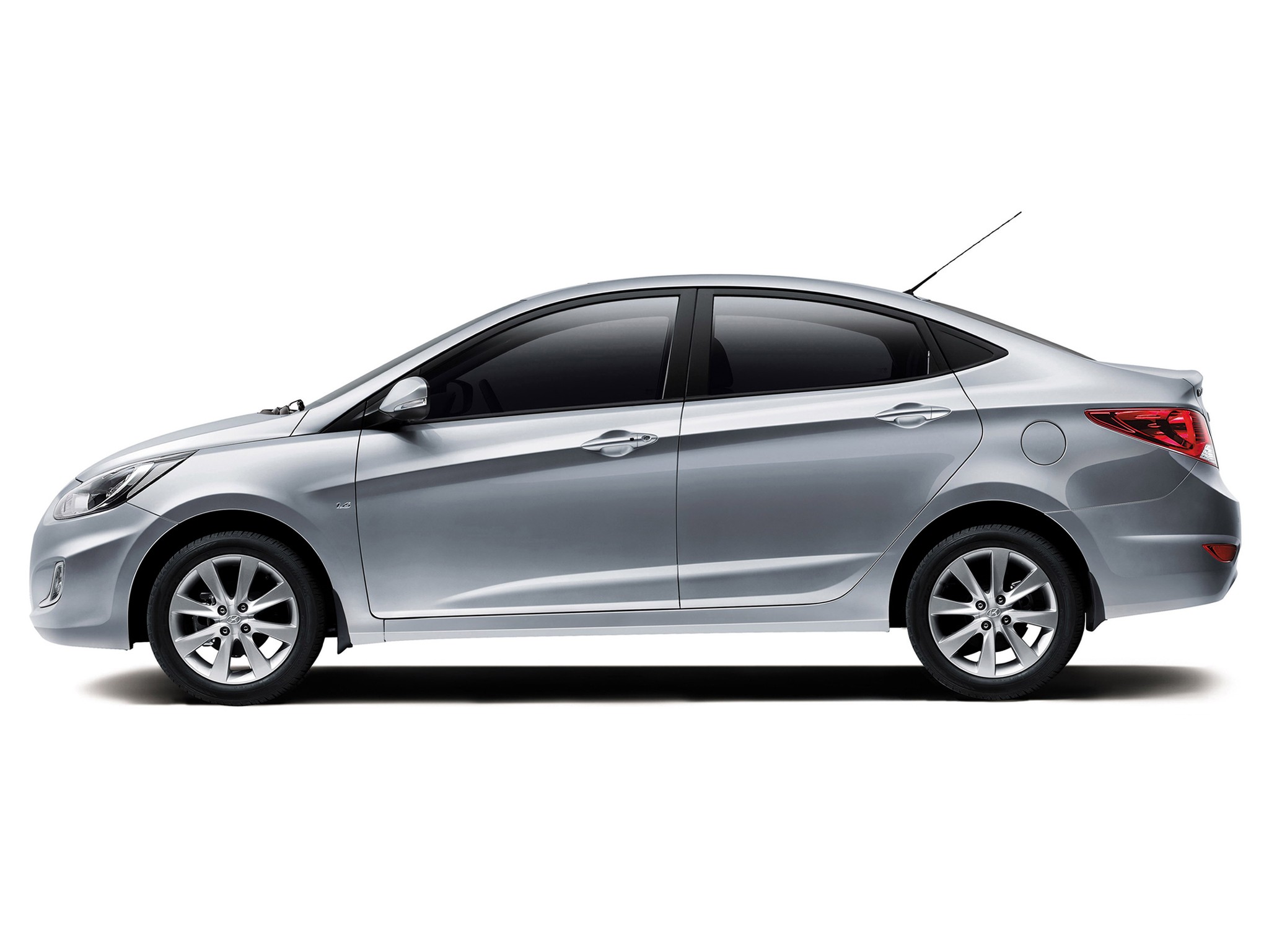 Hyundai Accent Sedan photo 26