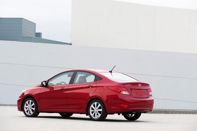 Hyundai Accent Sedan foto 2