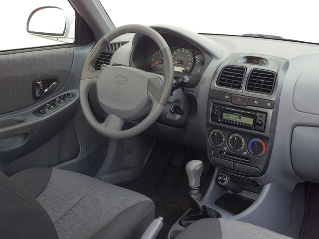 Hyundai Accent Sedan photo 34