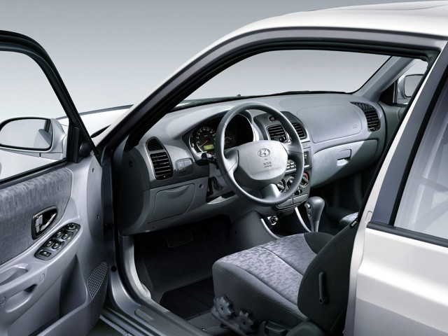 Hyundai Accent Sedan photo 36