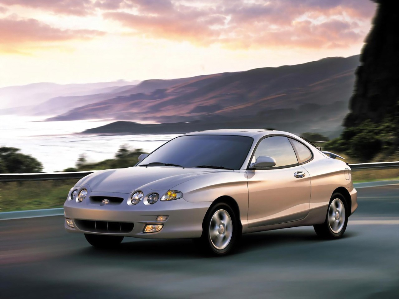Hyundai Coupe / Tiburon photo 8