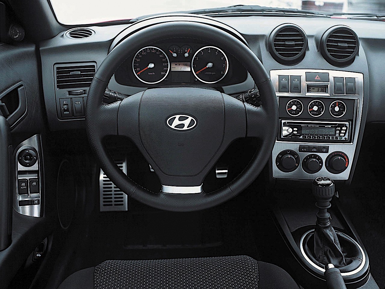 Hyundai Coupe / Tiburon photo 30