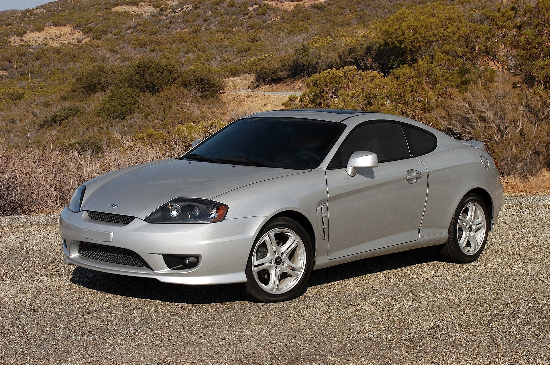 Hyundai Coupe / Tiburon photo 8