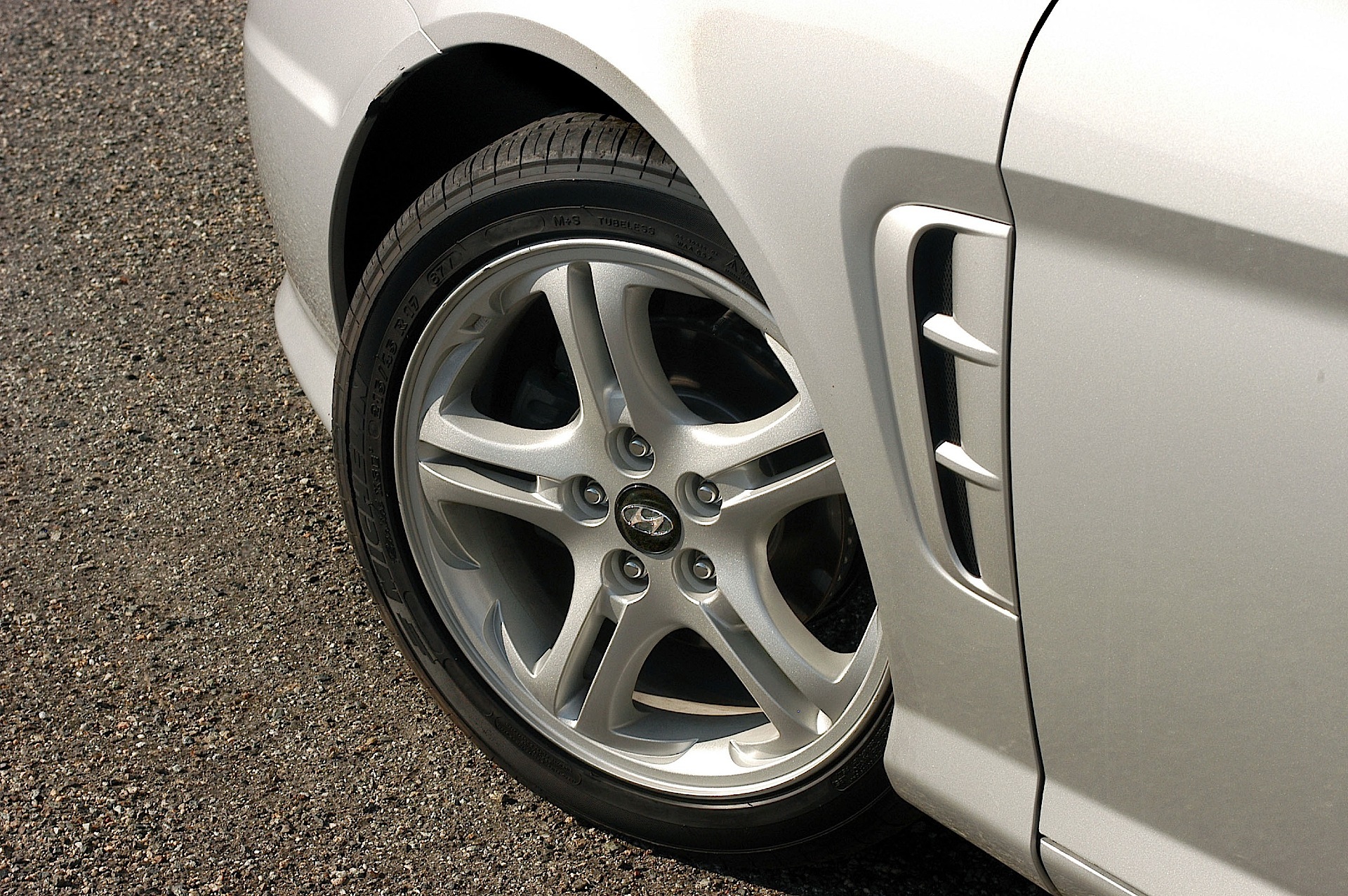 Hyundai Coupe / Tiburon photo 9