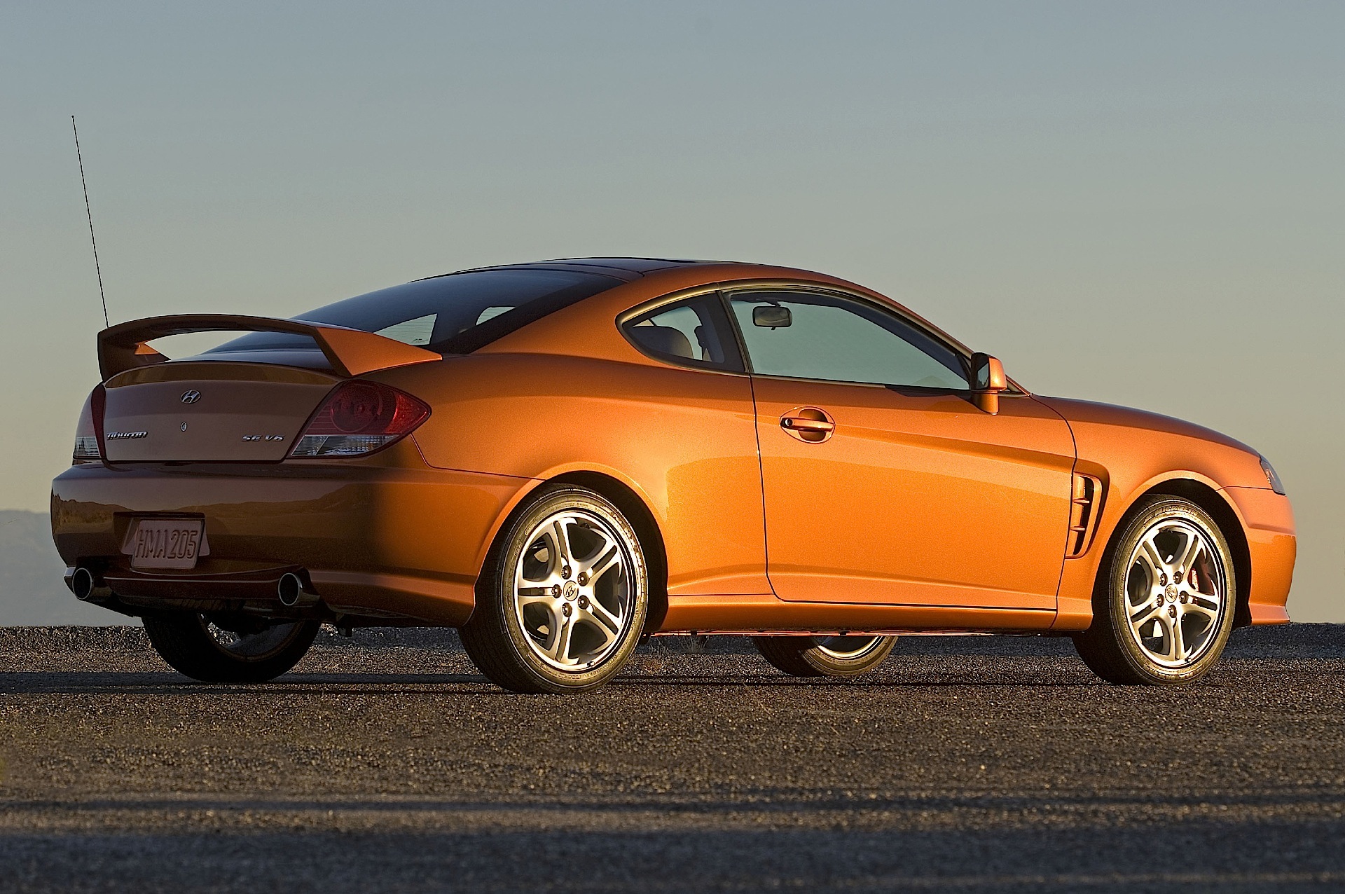 Hyundai Coupe / Tiburon photo 16