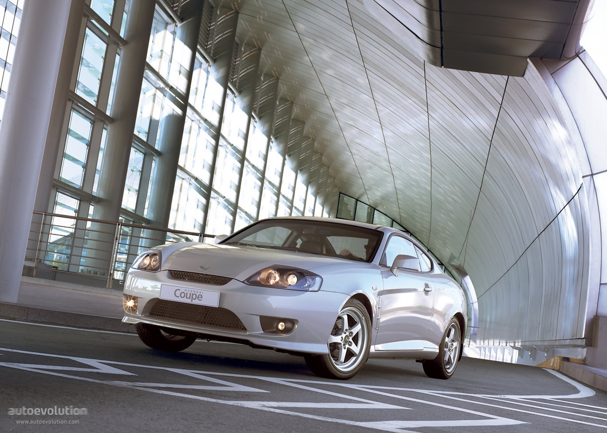 Hyundai Coupe / Tiburon photo 2