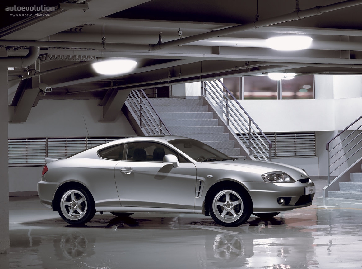 Hyundai Coupe / Tiburon photo 3