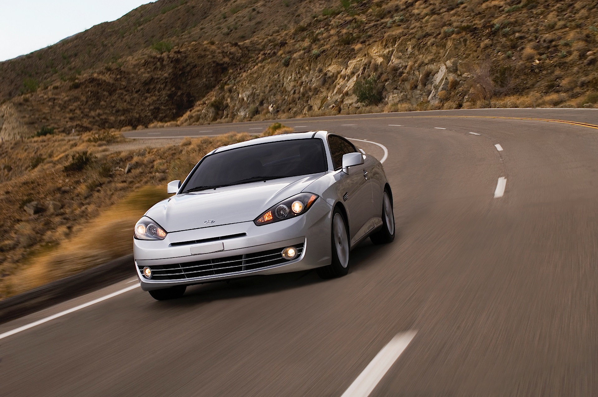 Hyundai Coupe / Tiburon photo 13