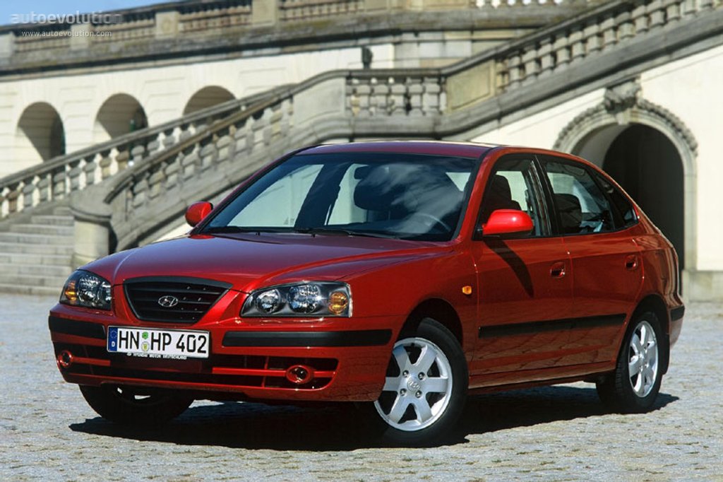 Hyundai Elantra 5 Doors photo 2