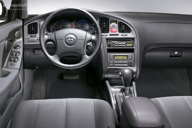 Hyundai Elantra 5 Doors photo 8