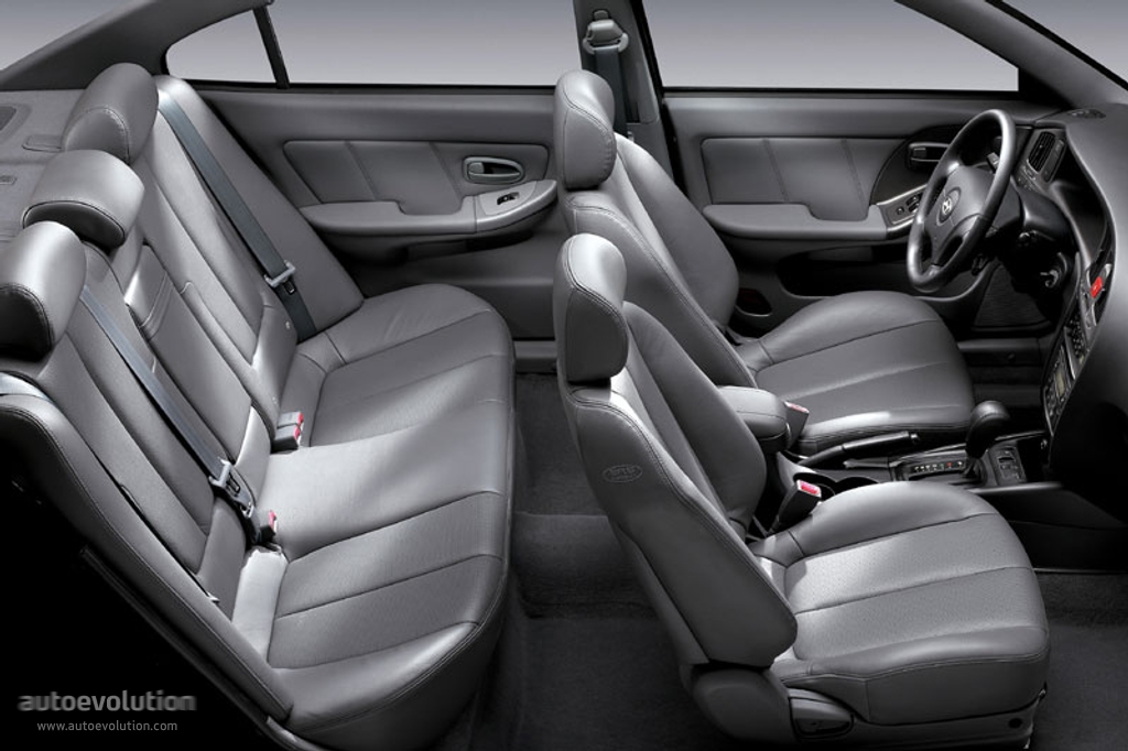 Hyundai Elantra 5 Doors photo 9