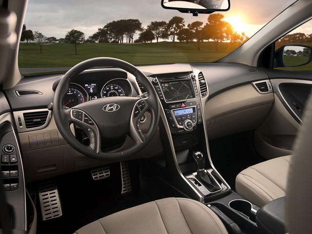 Hyundai Elantra 5 Doors photo 31