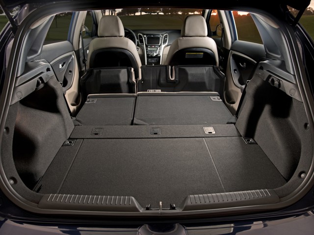 Hyundai Elantra 5 Doors photo 33