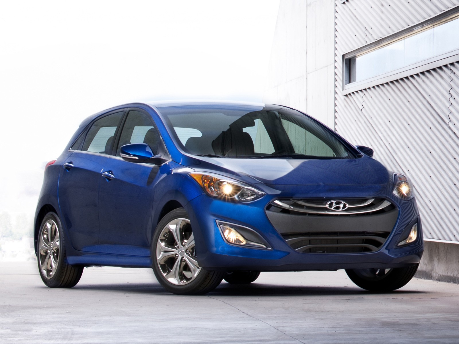 Hyundai Elantra 5 Doors photo 8