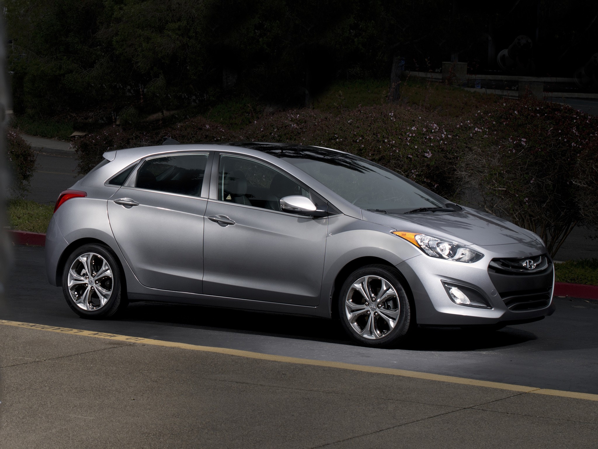 Hyundai Elantra 5 Doors photo 12