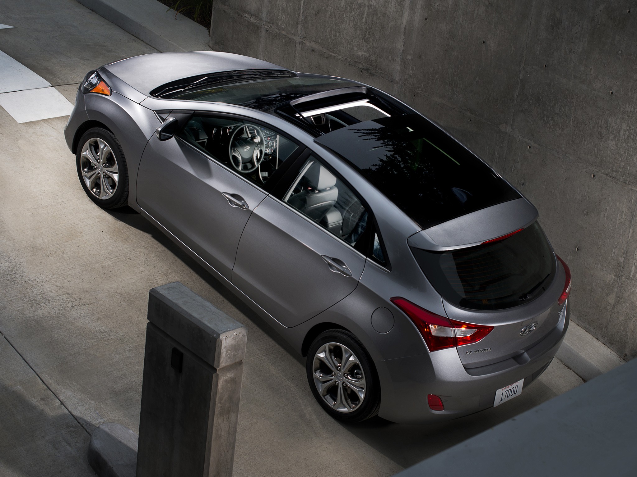 Hyundai Elantra 5 Doors photo 13