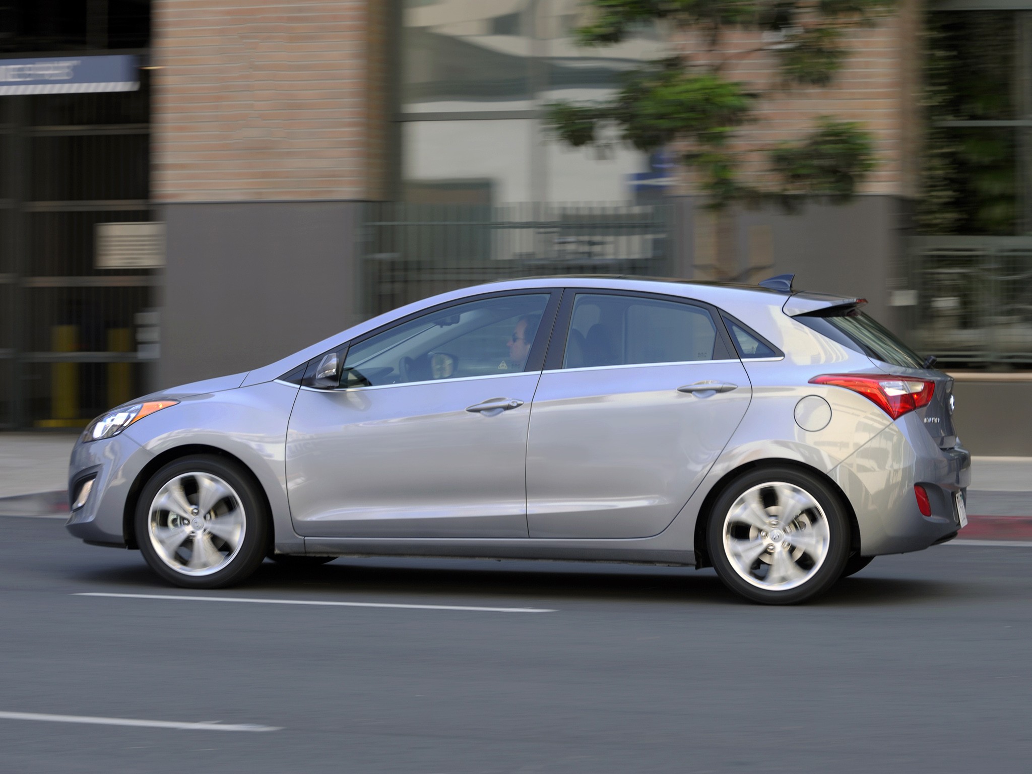 Hyundai Elantra 5 Doors photo 15