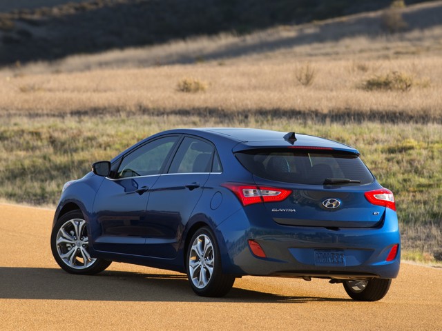 Hyundai Elantra 5 Doors photo 19
