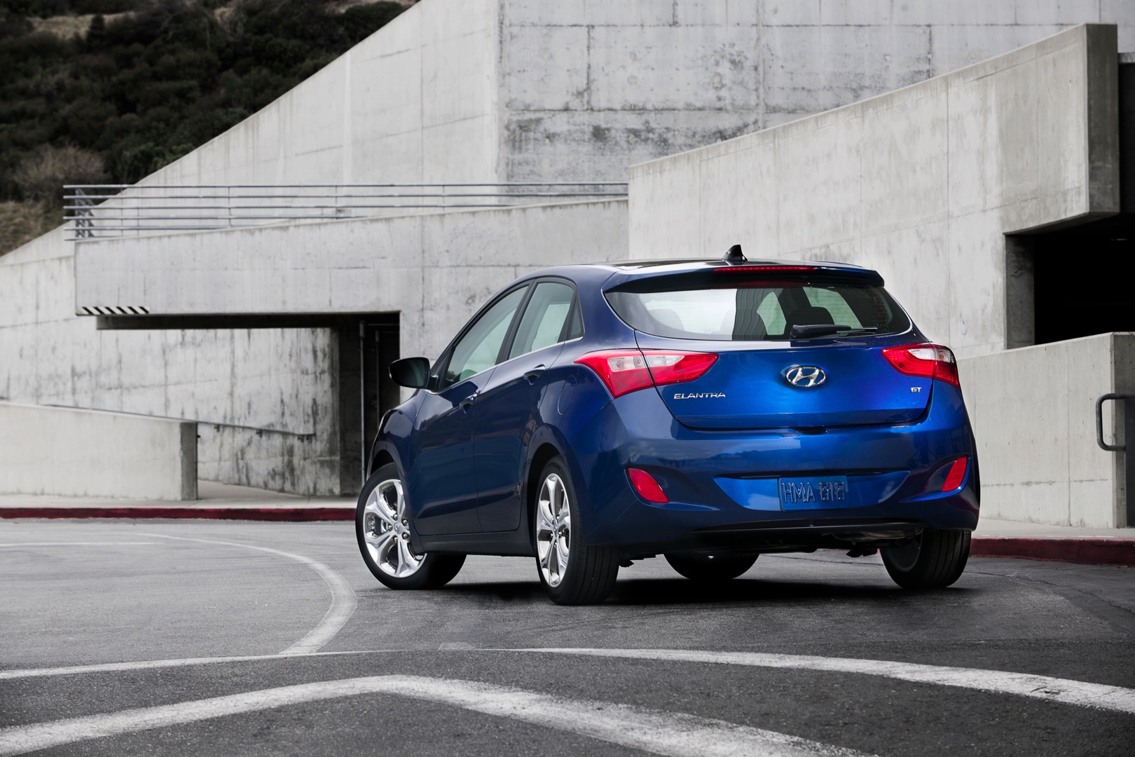 Hyundai Elantra 5 Doors photo 3