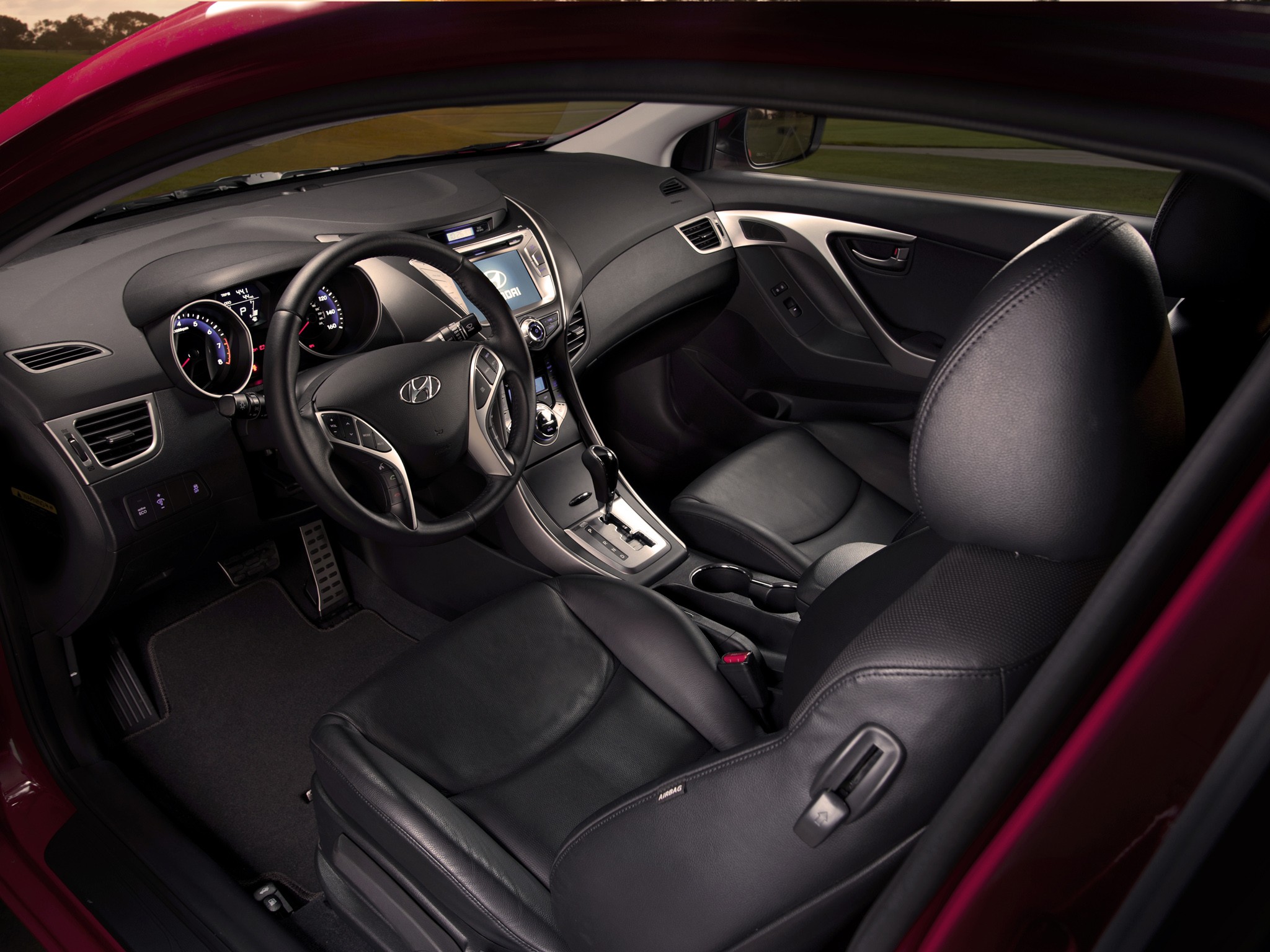 Hyundai Elantra Coupe photo 26