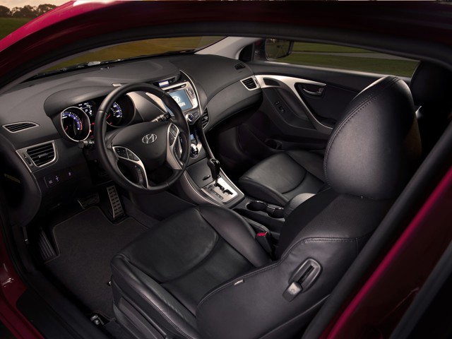 Hyundai Elantra Coupe photo 26