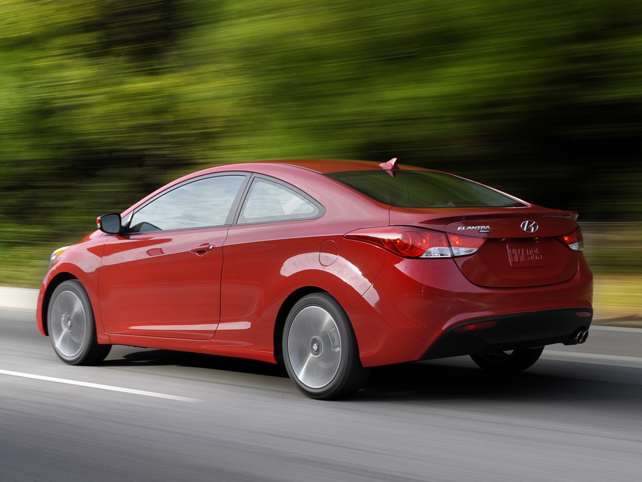 Hyundai Elantra Coupe photo 6