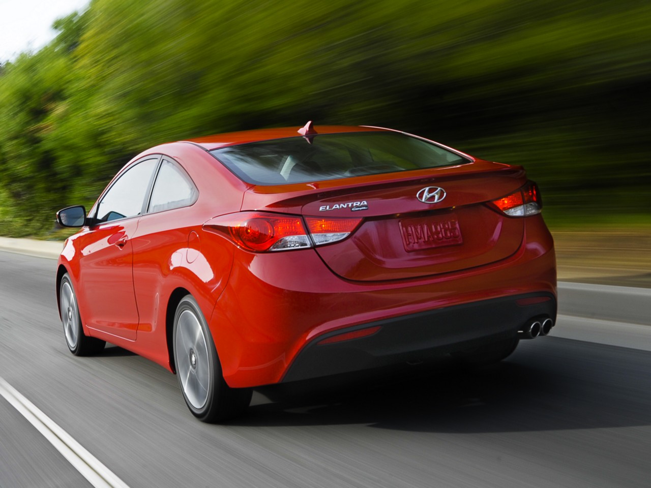 Hyundai Elantra Coupe photo 7