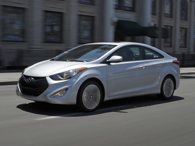Hyundai Elantra Coupe photo 15