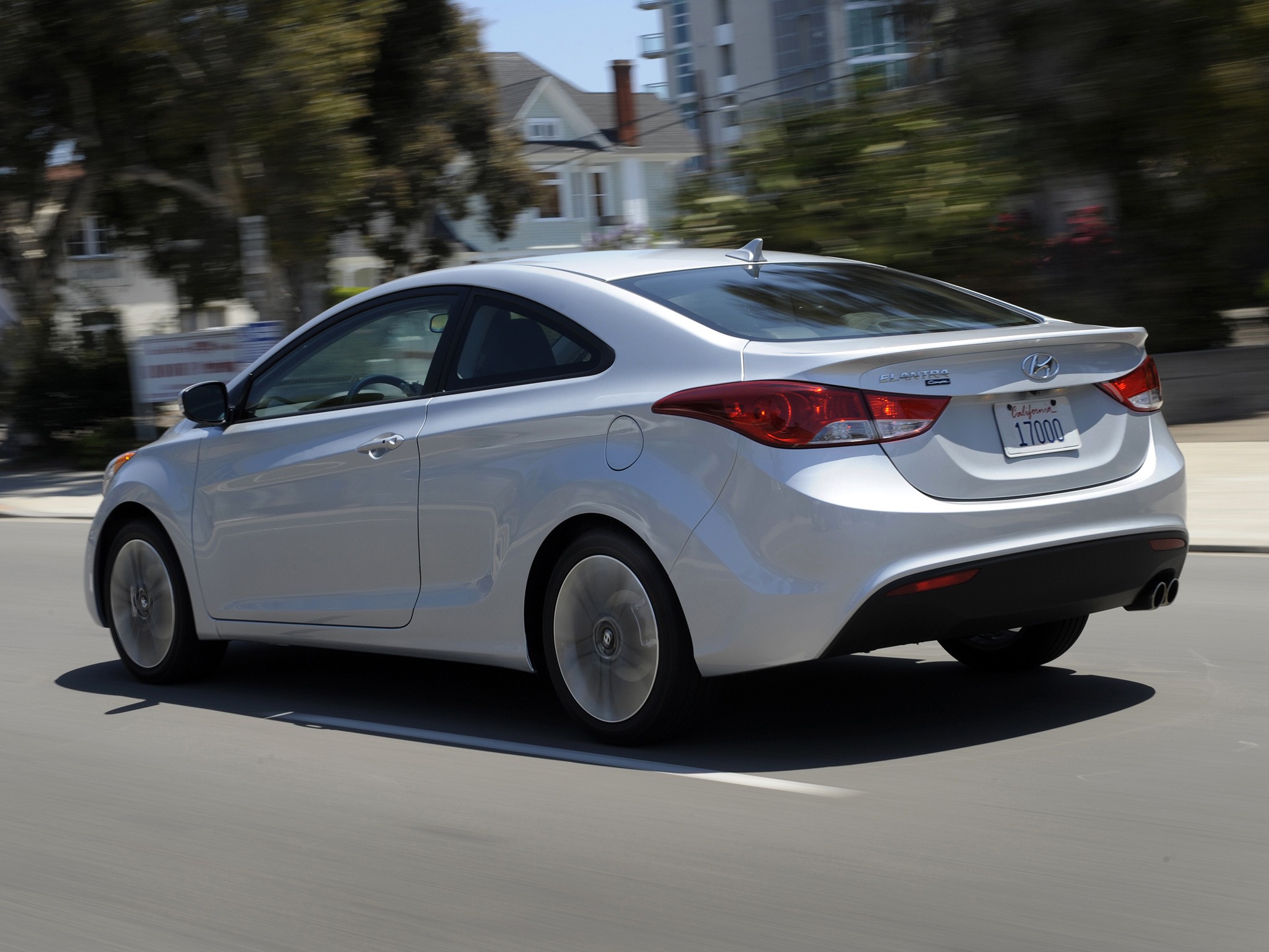 Hyundai Elantra Coupe photo 18
