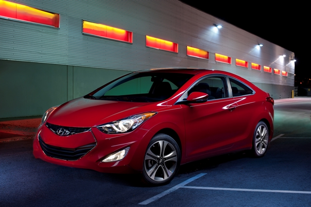 Hyundai Elantra Coupe photo 4