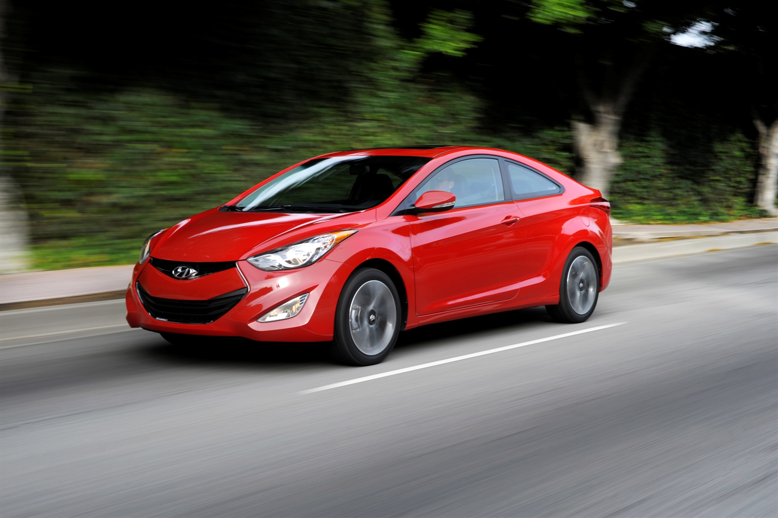 Hyundai Elantra Coupe photo 5