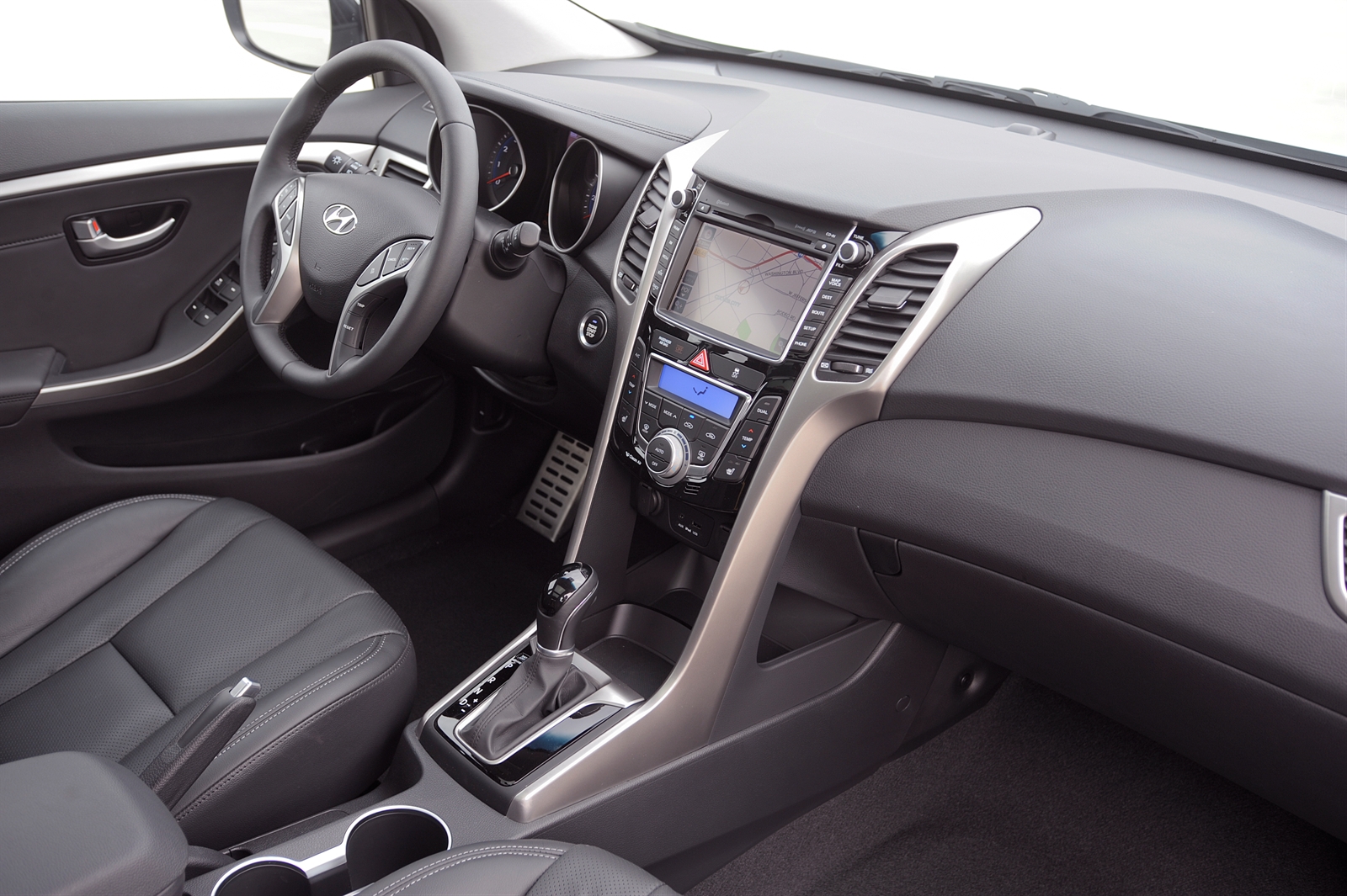 Hyundai Elantra Coupe photo 22