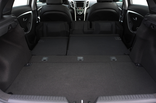 Hyundai Elantra Coupe photo 24