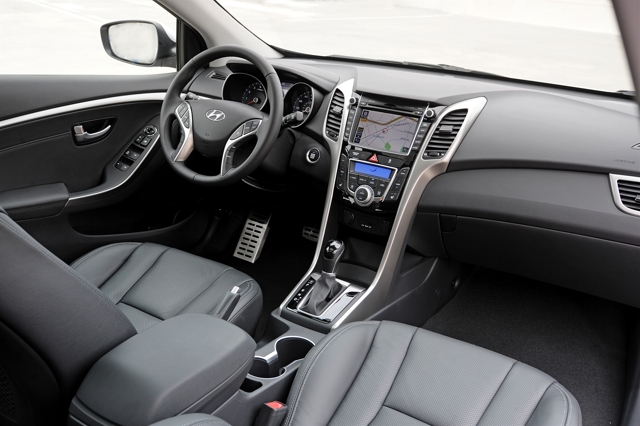 Hyundai Elantra Coupe photo 21