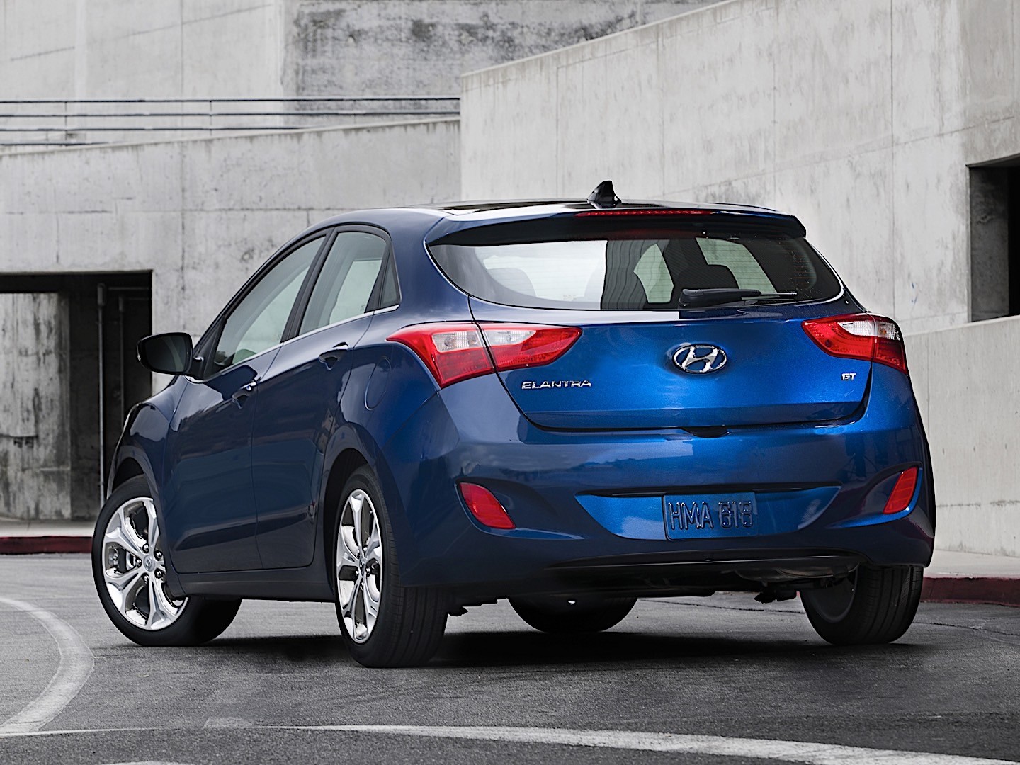 Hyundai Elantra Gt photo 6