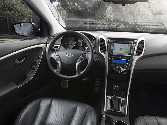 Hyundai Elantra Gt photo 16